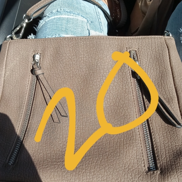 Purses - Picture 10 of 12